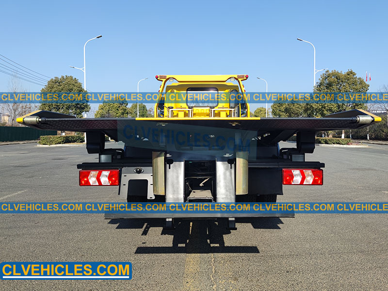 SHACMAN tow truck