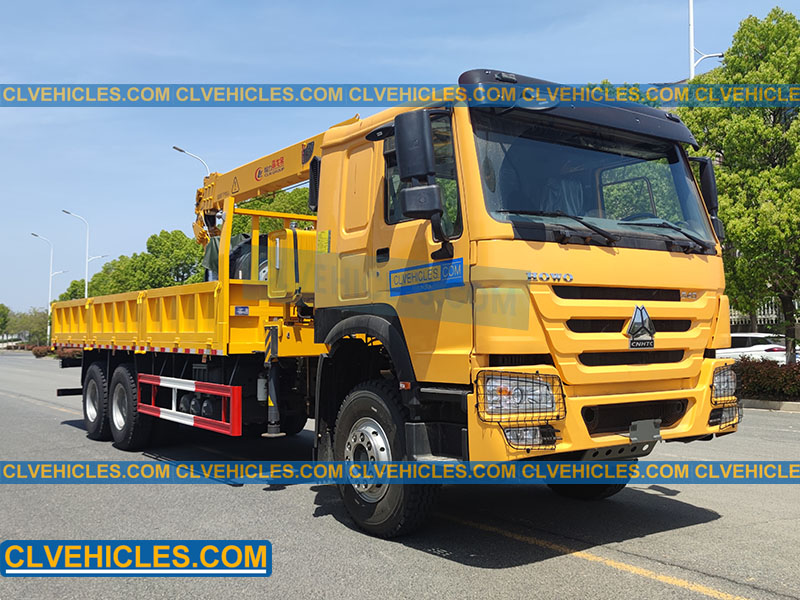 HOWO truck with crane