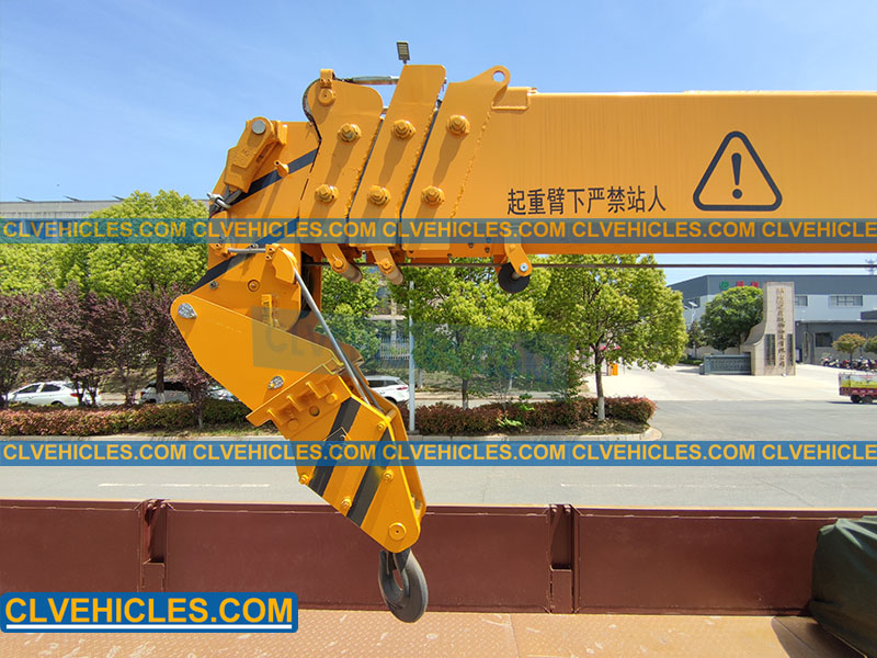 truck mounted 6.3ton crane