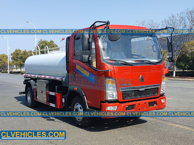 HOWO water tank truck