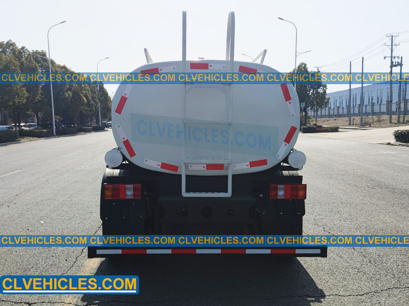 HOWO water tank truck