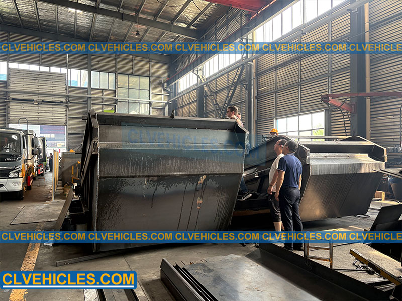 compactor garbage truck