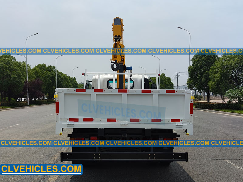 Truck with 3.2ton crane