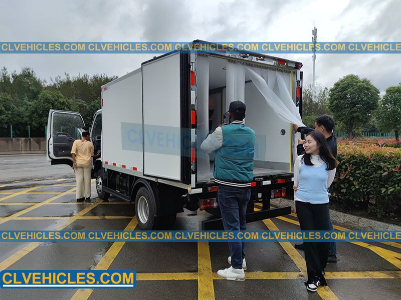 ISUZU ELF freezer truck