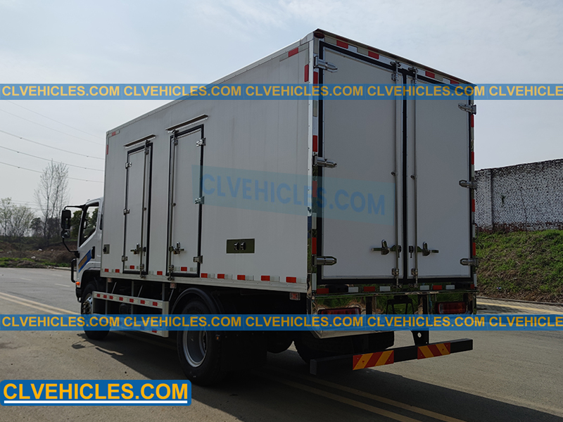 Refrigerated truck for live fish