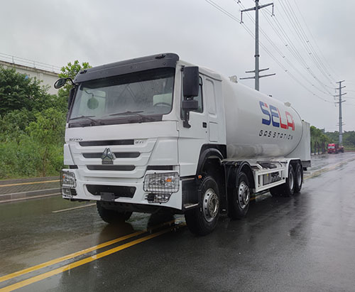 Một chiếc xe bồn chở LPG HOWO 35CBM xuất khẩu đến Nigeria