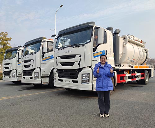 Ba đơn vị tàu hút chân không bằng tia nước đến Các Tiểu vương quốc Ả Rập Thống nhất