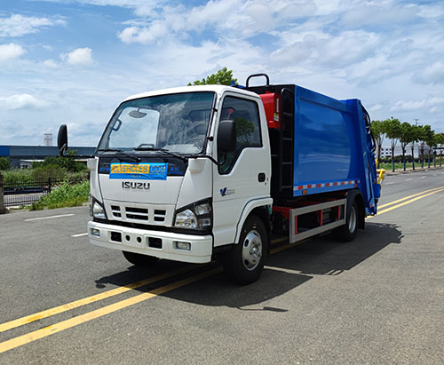 Một chiếc xe tải ép rác ISUZU 130hp 6CBM vận chuyển đến Quần đảo Cayman