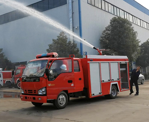 một đơn vị xe cứu hỏa ISUZU 3000L vận chuyển đến Philippines