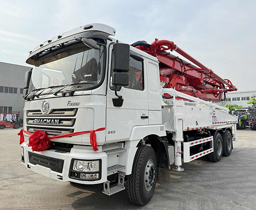 Một chiếc xe bơm bê tông SHACMAN RHD 38M được vận chuyển đến Uganda