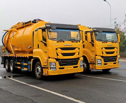 Two Units Of ISUZU GIGA Sewage Suction Trucks Ship To UAE