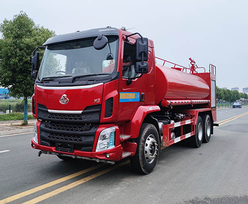 Một chiếc xe bồn nước 13cbm dùng cho chữa cháy được vận chuyển đến Thái Lan