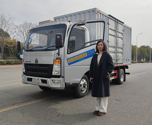 Một đơn vị tàu Howo 5ton Van Box Ship đến Uganda
