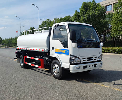Một Đơn vị Xe bồn nước ISUZU 600P 5000L Giao hàng đến YEMEN