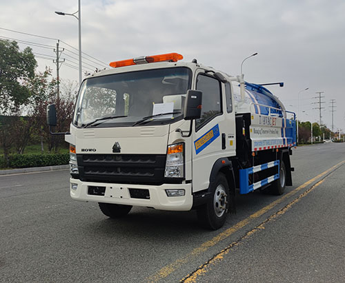 Một chiếc xe tải chân không phản lực nước RHD 8000L được vận chuyển đến Zimbabwe