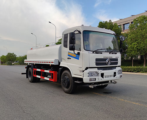 Một đơn vị tàu chở nước DONGFENG KINGRUN 10CBM đến Uganda